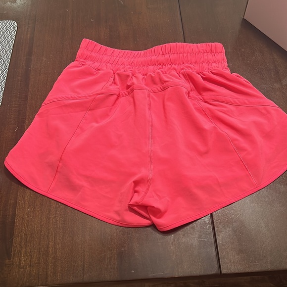 lululemon pink lined 4 high rise - Picture 2 of 2